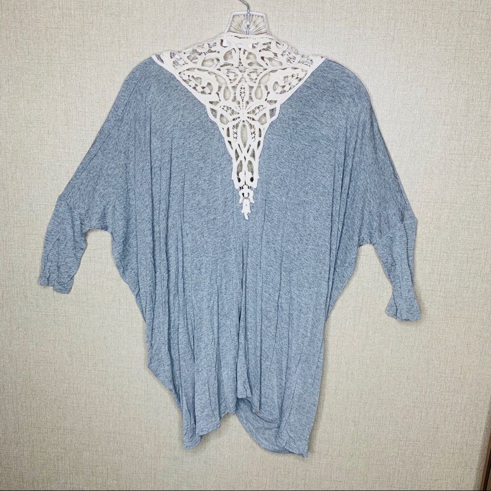 Tea n Rose short sleeve Piko Medium Gray crochet